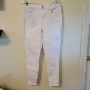 MAURICES White Jeggings. Size 15
